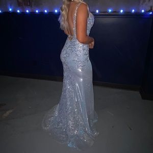 Alyce Paris. Size 2. Perfect condition. Comes with bag.